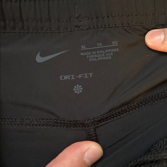 Nike Men's Black Athletic Shorts - Picture 3 of 3